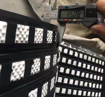 Soğuk Vulkanizasyon Cn Yapıştırma Katmanı ile Gecikmeli Konveyör Kauçuk Seramik Kasnak